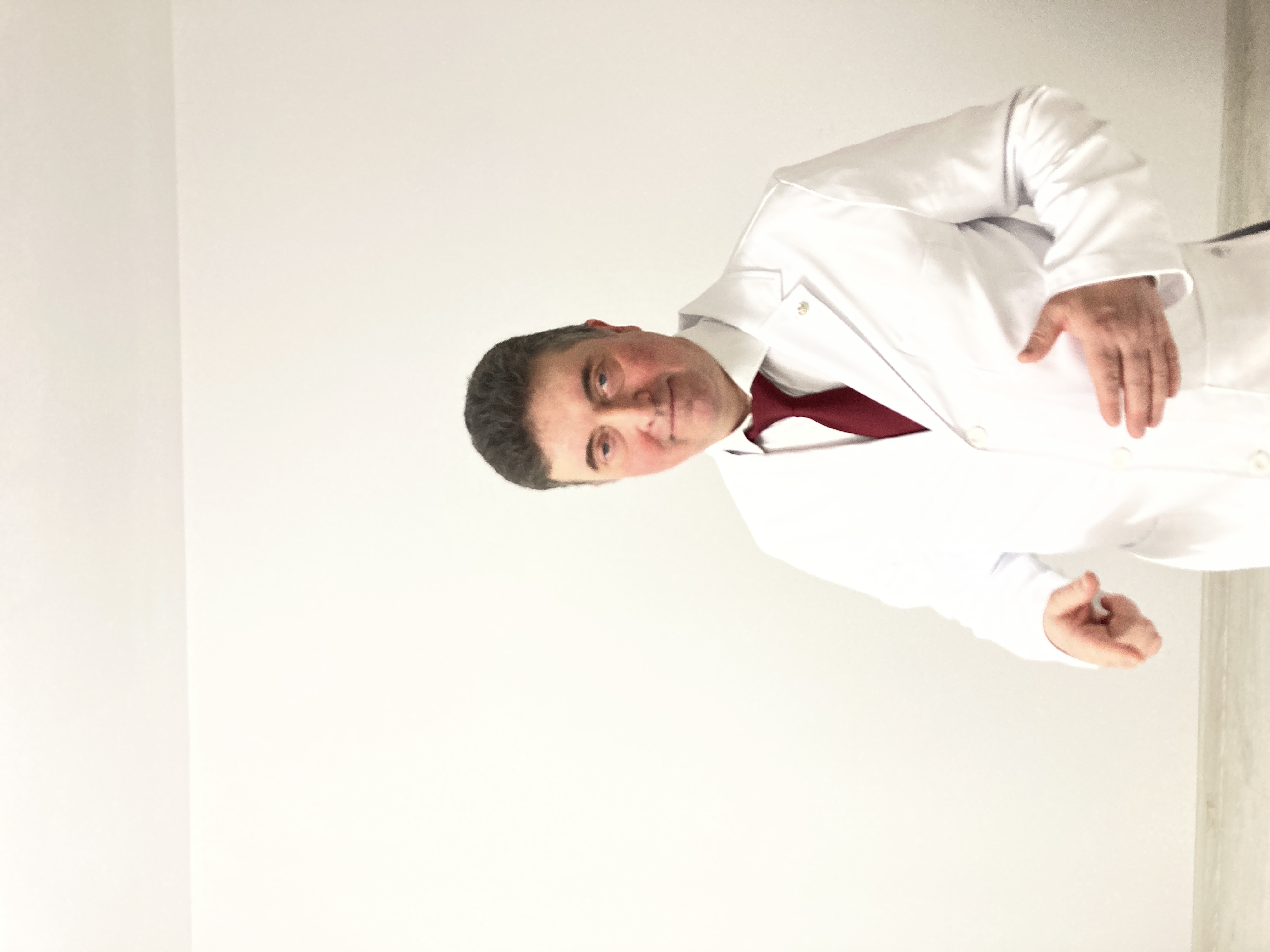 Dr. Rafael Halpern — Medic Primar Chirurgie Cardiovasculară și Vasculară, București